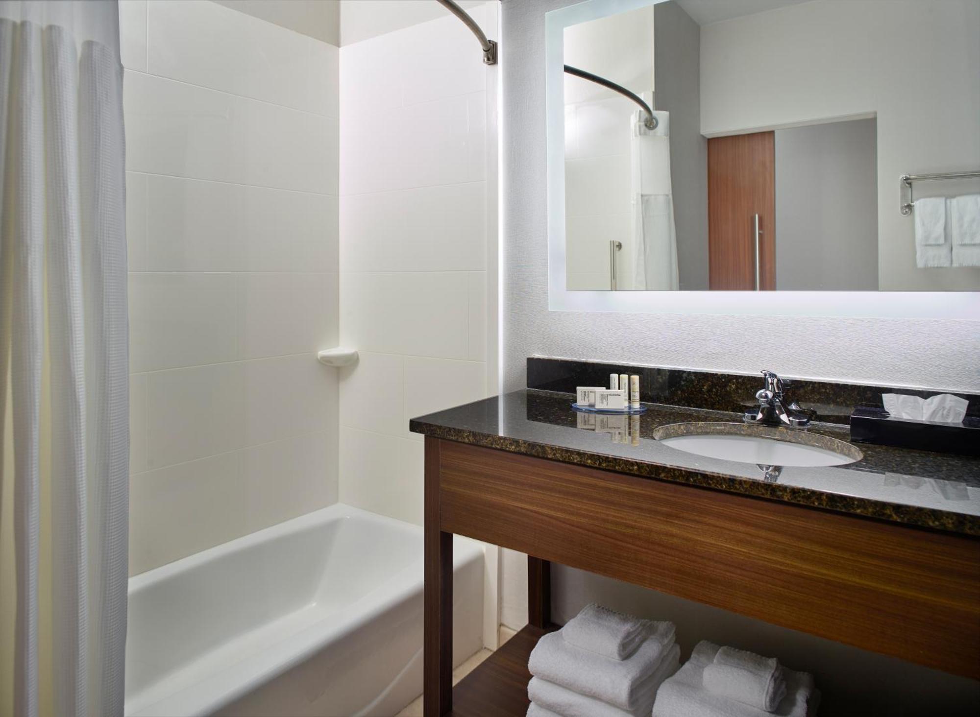 Fairfield Inn & Suites By Marriott Asheville Airport/Флетчър Екстериор снимка